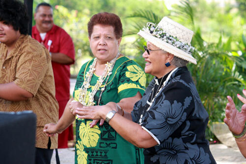 Archdeacon Taimalelagi Tuatagaloa joins in the Samoan siva.