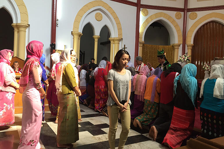 Scene from a Eucharist at the Anglican Family Gathering in Yangon attended by Archbishop Philip.