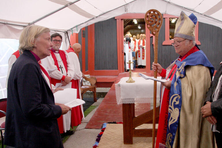 Bishop Victoria greets her Christchurch-based colleague. 