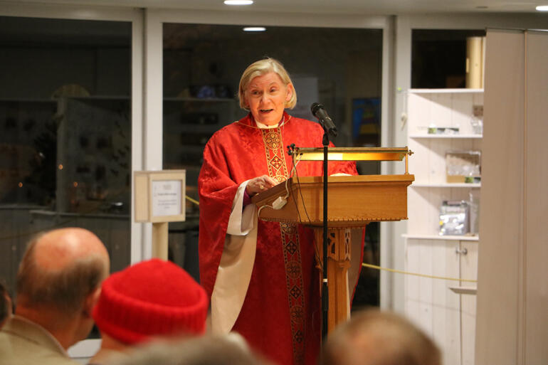 Bishop Victoria urges her flock not to be distracted: 'instead live lives transformed by the Gospel, transform others' lives, and make disciples.'