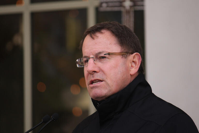 Auckland city mayor John Banks - who is a Supercity mayoral candidate - declares his 100% support for the relocation.