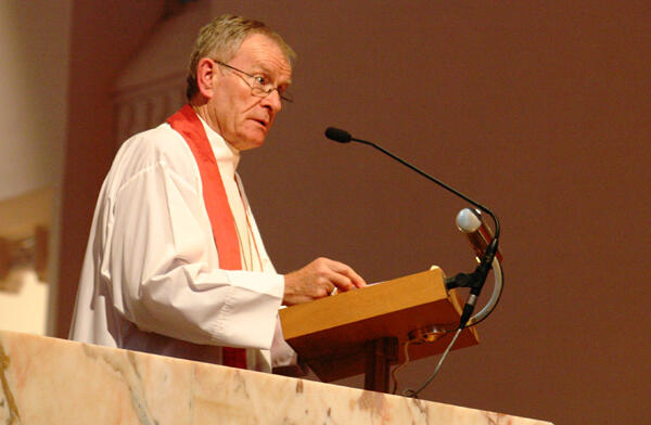 The Rt Rev Dr Tom Brown, Bishop of Wellington, preaching at the main 2008 General Synod Eucharist in Wellington.