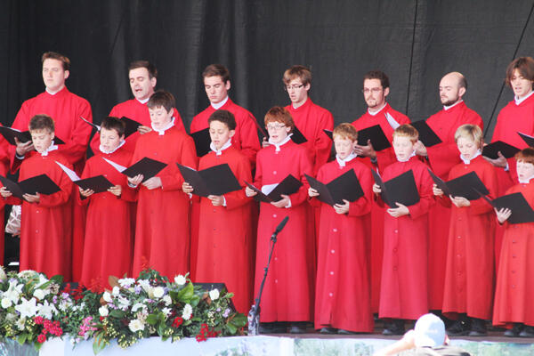 The ChristChurch Cathedral Choir sings the final blessing.