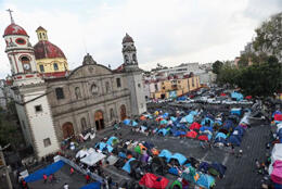 Mexican church hosts 1000s