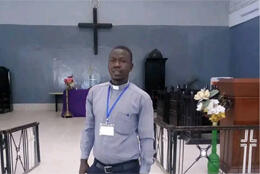 The last pastor in a war zone
