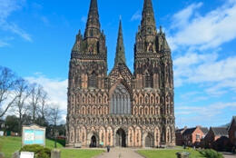 UK Cathedrals' numbers go up