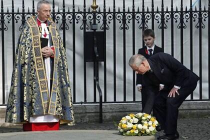 Abbey memorial: Prince Charles lays a wreath in memory of those who died in the New Zealand earthquake. Photo: AFP