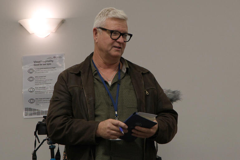 Diocese of Waiapu Ministry Educator Archdeacon Christopher Tweddell thanks the expert panel as Saturday's workshop sessions close.