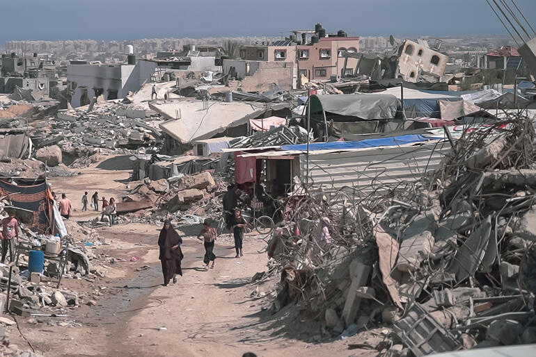 People work to stay alive amidst the rubble and bombings in Gaza. Image: J.Badwan 2025. People work to stay alive amidst the rubble and bombings in Gaza. Image: J.Badwan 2025.