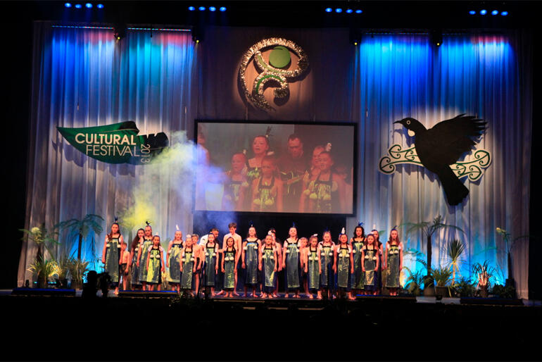 The Archbishops have backed Anglican schools to keep upholding Te Tiriti o Waitangi. St Michael's School pupils sing waiata, Christchurch 2013. 