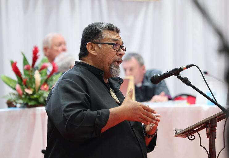 Vicar General of the Diocese of Polynesia Fe'iloakitau Kaho Tevi speaks to General Synod about Thursdays in Black.
