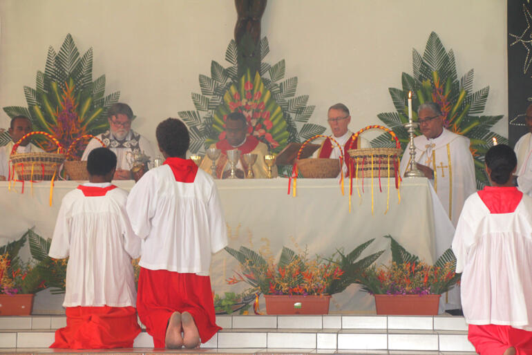Archbishop Leonard Dawea and his brother Oceania Primates co-preside at the Eucharist in Honiara Cathedral. 