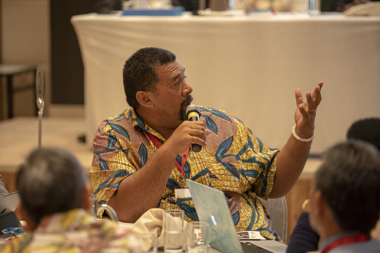 Fe'iloakitau Tevi adds a point during an Anglican Consultative Council debate.