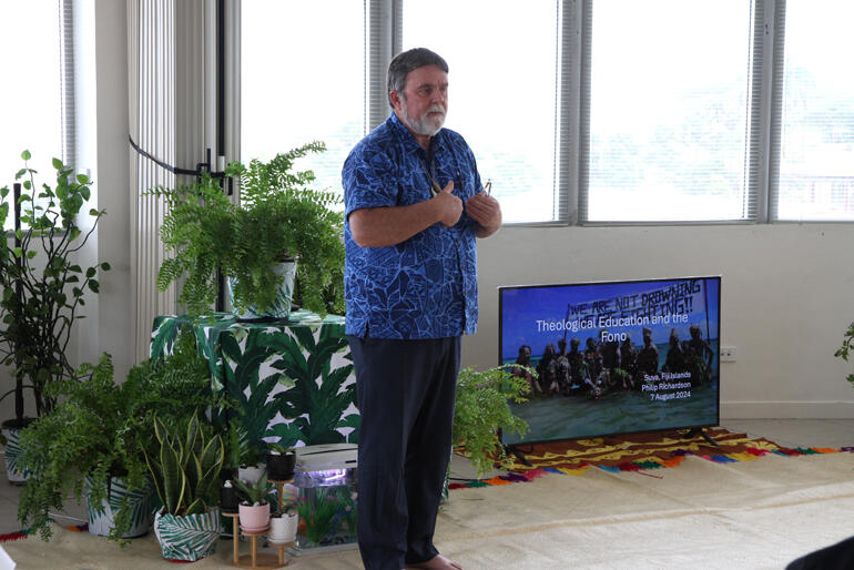 Archbishop Philip Richardson presents the educational aims of Te Hononga at Meri Tapu, Taranaki Cathedral. Archbishop Philip Richardson presents the educational aims of Te Hononga at Meri Tapu, Taranaki Cathedral.