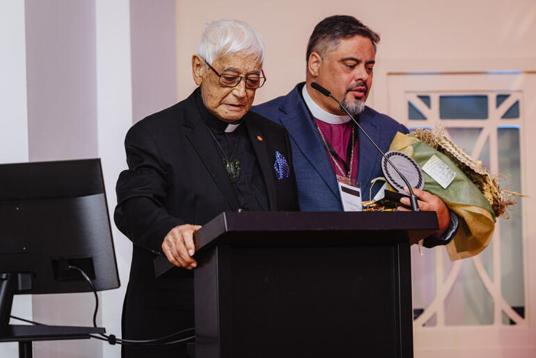 Archdeacon Wiremu Kaua ONZM receives an AILI award in recognition of his outstanding service to whānau and iwi and in education.