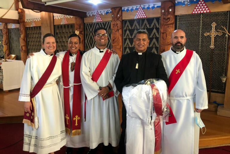 Newly ordained Revs beam at Te Karaiti: Rachel Kitchens, Keri-Ann Hokianga, Neihana Reihana, Les Pihema and Te Karere Scarborough.