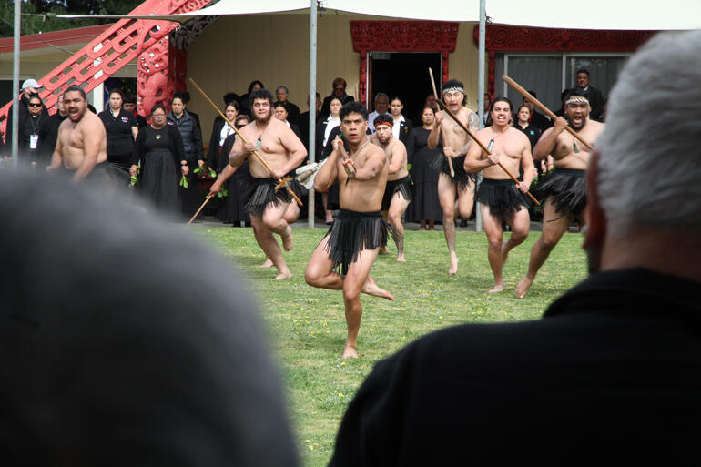 Ōmahu presents an impressive challenge to their esteemed guests. Ōmahu presents an impressive challenge to their esteemed guests.