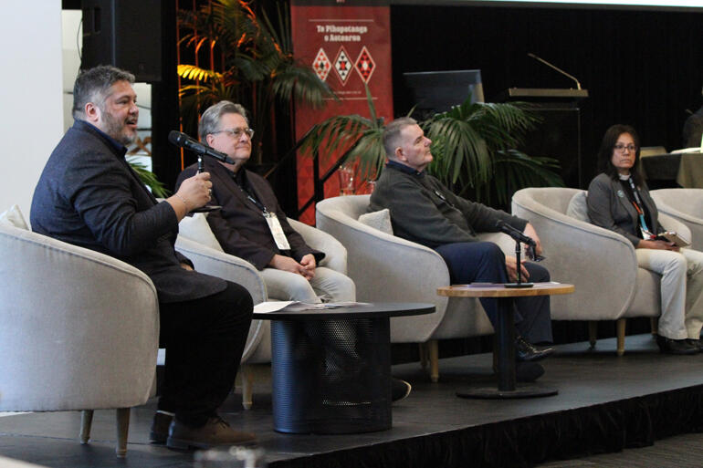 Archdeacon Michael Tamihere introduces the expert panel who shared kōrero on the topic of matepōwaiwai (suicide). Archdeacon Michael Tamihere introduces the expert panel who shared kōrero on the topic of matepōwaiwai (suicide).