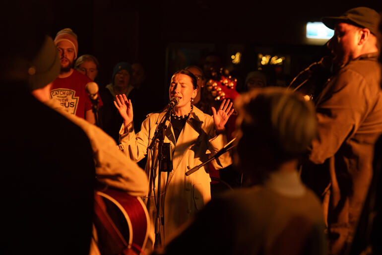 Fenella Eagle leads a worship song during the 'The Abbey' Aotearoa New Zealand Anglican youth leaders' conference in Waikanae 18-20 August 2023. Fenella Eagle leads a worship song during the 'The Abbey' Aotearoa New Zealand Anglican youth leaders' conference in Waikanae 18-20 August 2023.