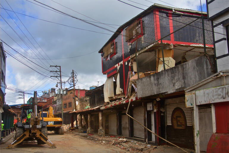 A street in Venezuela's central region shows damage to buildings and infrastructure after last week's earthquakes.